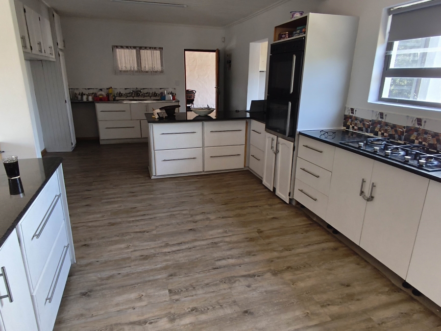 4 Bedroom Property for Sale in De Kelders Western Cape